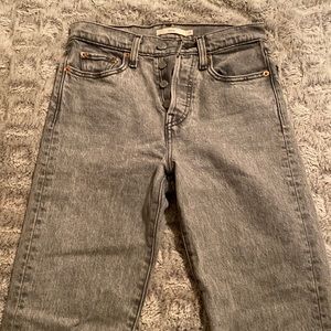 Levis Wedgie size 26. Washed Grey
